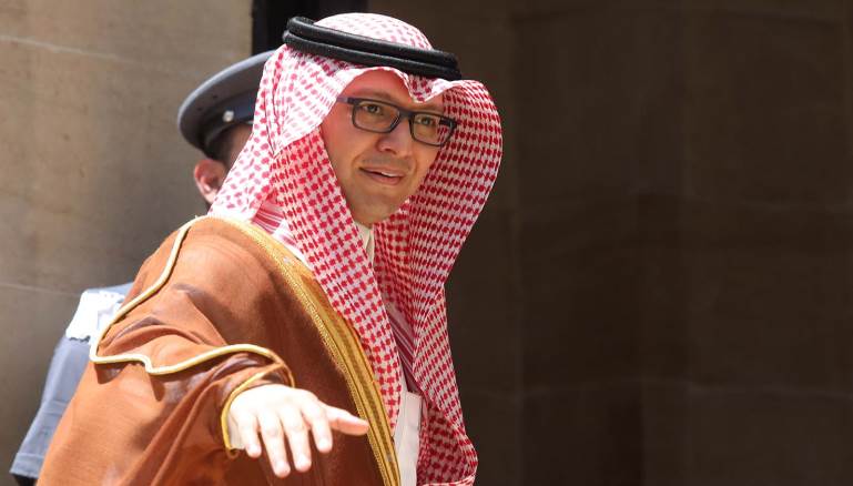 قررت السعودية إعادة سفيرها وليد البخاري إلى بيروت