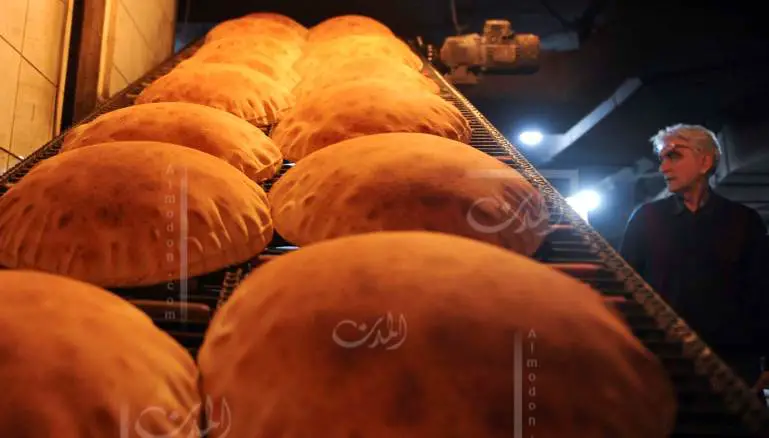 تهافت المواطنين على شراء الخبز (مصطفى جمال الدين)