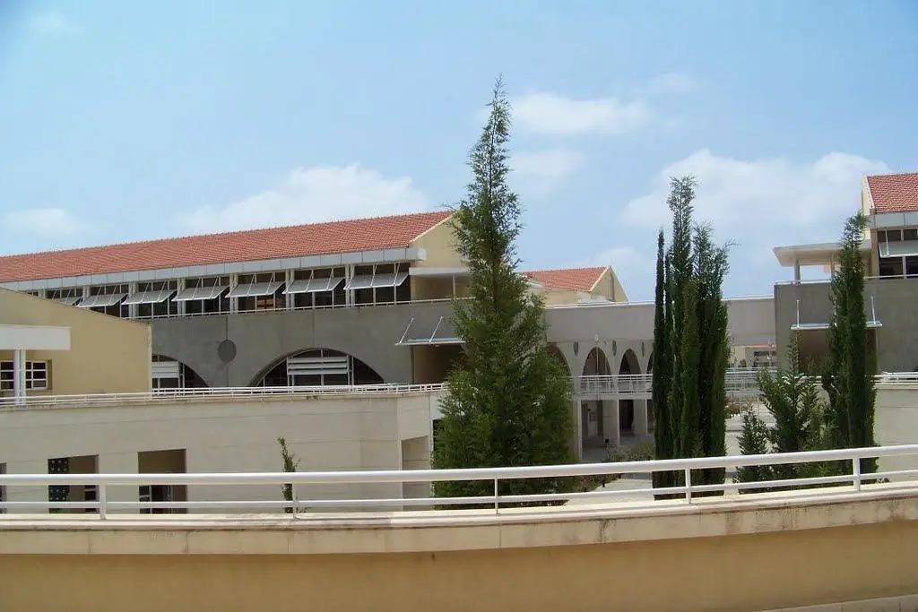 الجامعة اللبنانية- مجمّع رفيق الحريري الجامعي