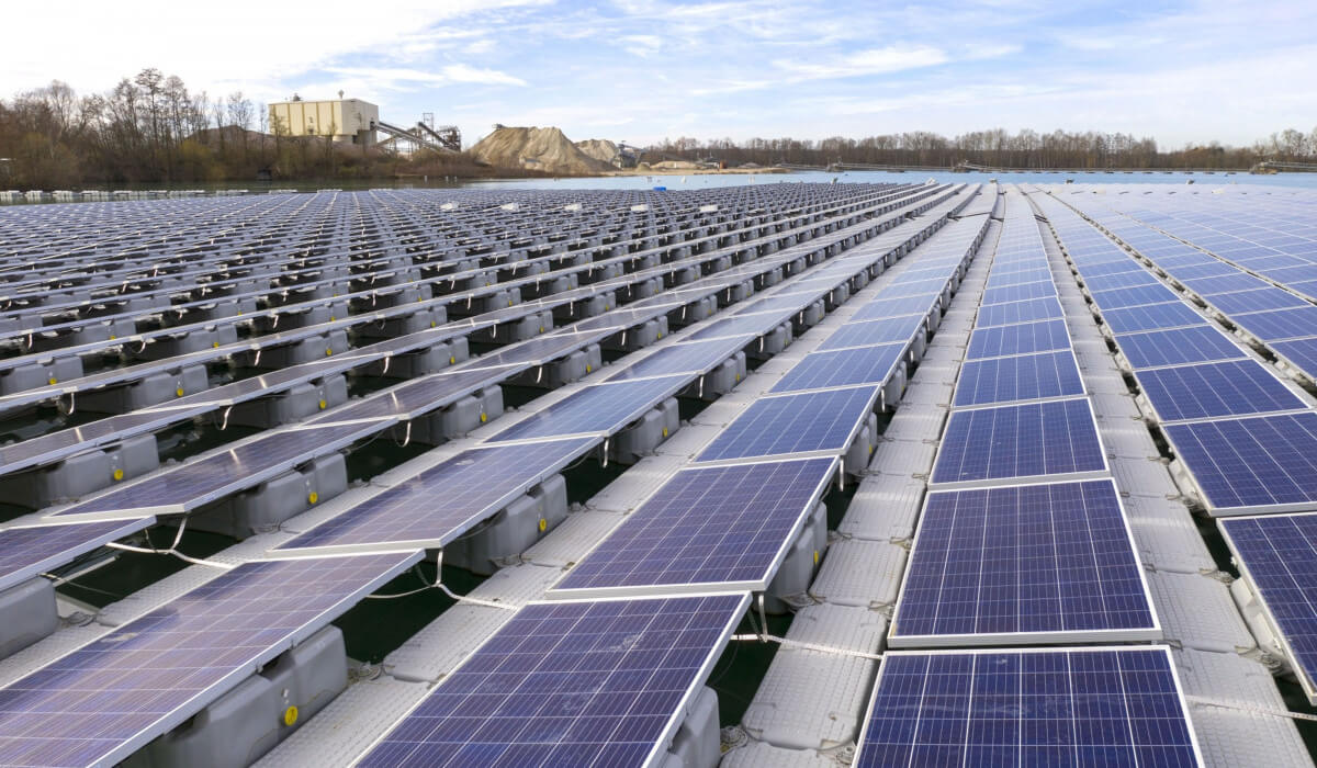 انتعاش الطاقة المائية والنووية إلى جانب ارتفاع الطاقة الشمسية وطاقة الرياح (Getty)
