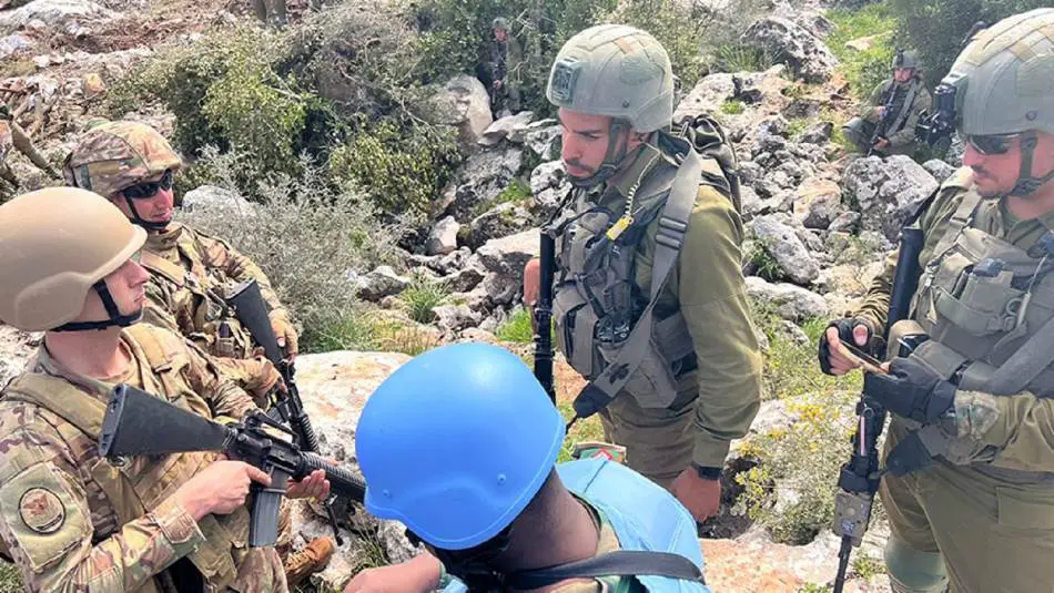 عسكري لبناني يتصدى لجندي اسرائيلي على مسافة تقل عن متر واحد (مديرية التوجيه في الجيش)