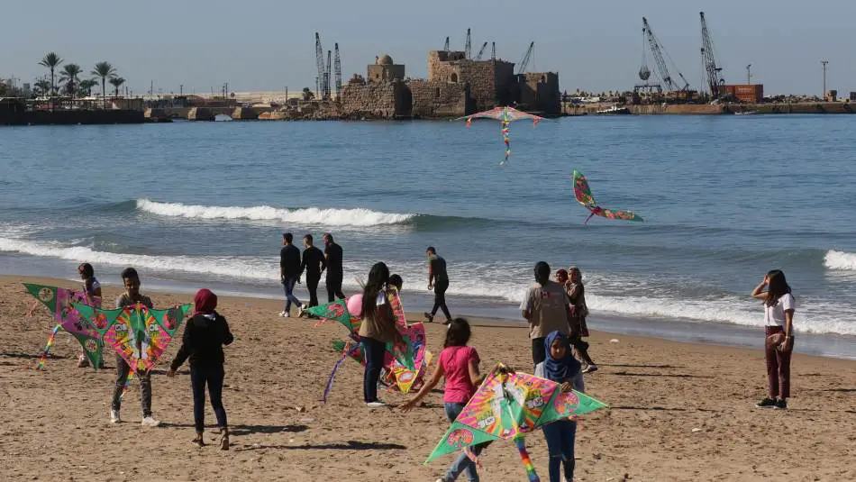 من الذي نصّب شيخاً على رقاب الناس وحريتهم؟ (Getty)