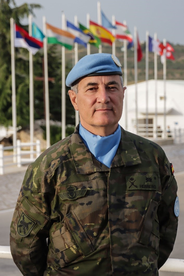 قائد اللواء المتعدد الجنسيات في القطاع الشرقي العميد الركن لويس خيسوس فيرنانديز هيريرو