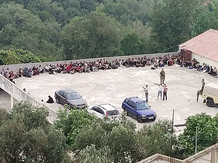 الصورة من يوم الثلاثاء على سطح القاعة العامة بالقرب من كنيسة بلدة العوينات.