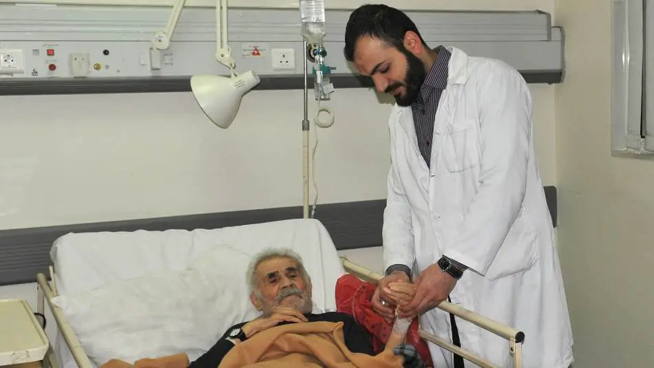 الموظّفون والمرضى يدفعون ثمن الإهمال الذي يعيشه مستشفى الحريري الحكومي (محمود الطويل)