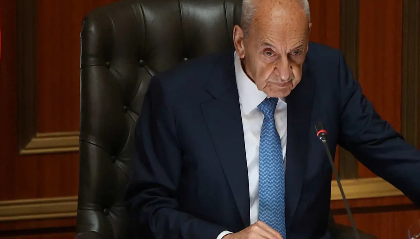 رئيس مجلس النواب نبيه برّي.. يُعتبر وجوده كرئيس للبرلمان اللبناني لأكثر من ثلاثة عقود حالة شاذة، إن لم تكن فضيحة