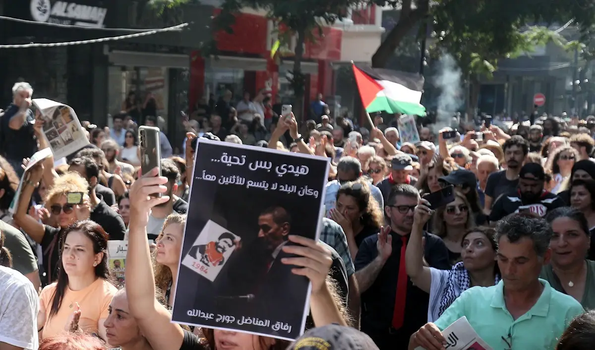 «الشوارع ليست حجارةً وأرصفةً فحسب، بل ذاكرة حيّة ومرايا لوجدان المدينة» (هيثم الموسوي)