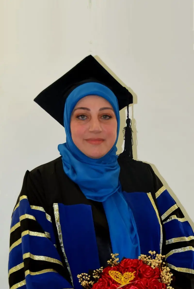 الدكتورة هدى محمد عباس، رئيسة دائرة التعاون في وزارة الزراعة في النبطية شهادة 