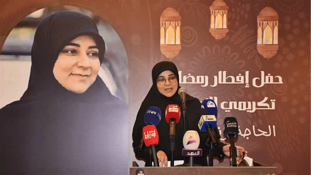 رنا الساحلي شخصية بارزة في الوسط الإعلامي، لم يكن يمر أي عمل صحفي في مناطق نفوذ الحزب من دون موافقتها