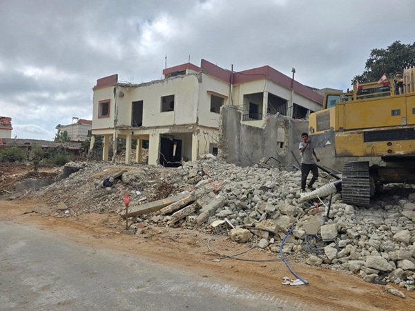 أعمال الهدم الجزئي