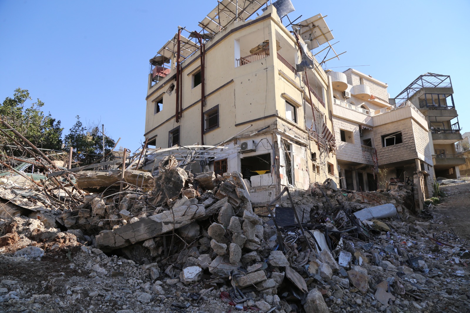 تتعرض بلدة الخيام حالياً لقصف إسرائيلي عنيف (كامل جابر - اندبندنت عربية)