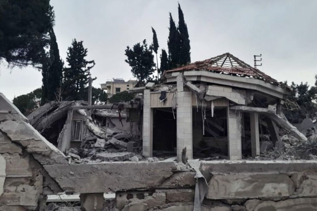 دار الدكتور شعيب في النبطية بعد التدمير