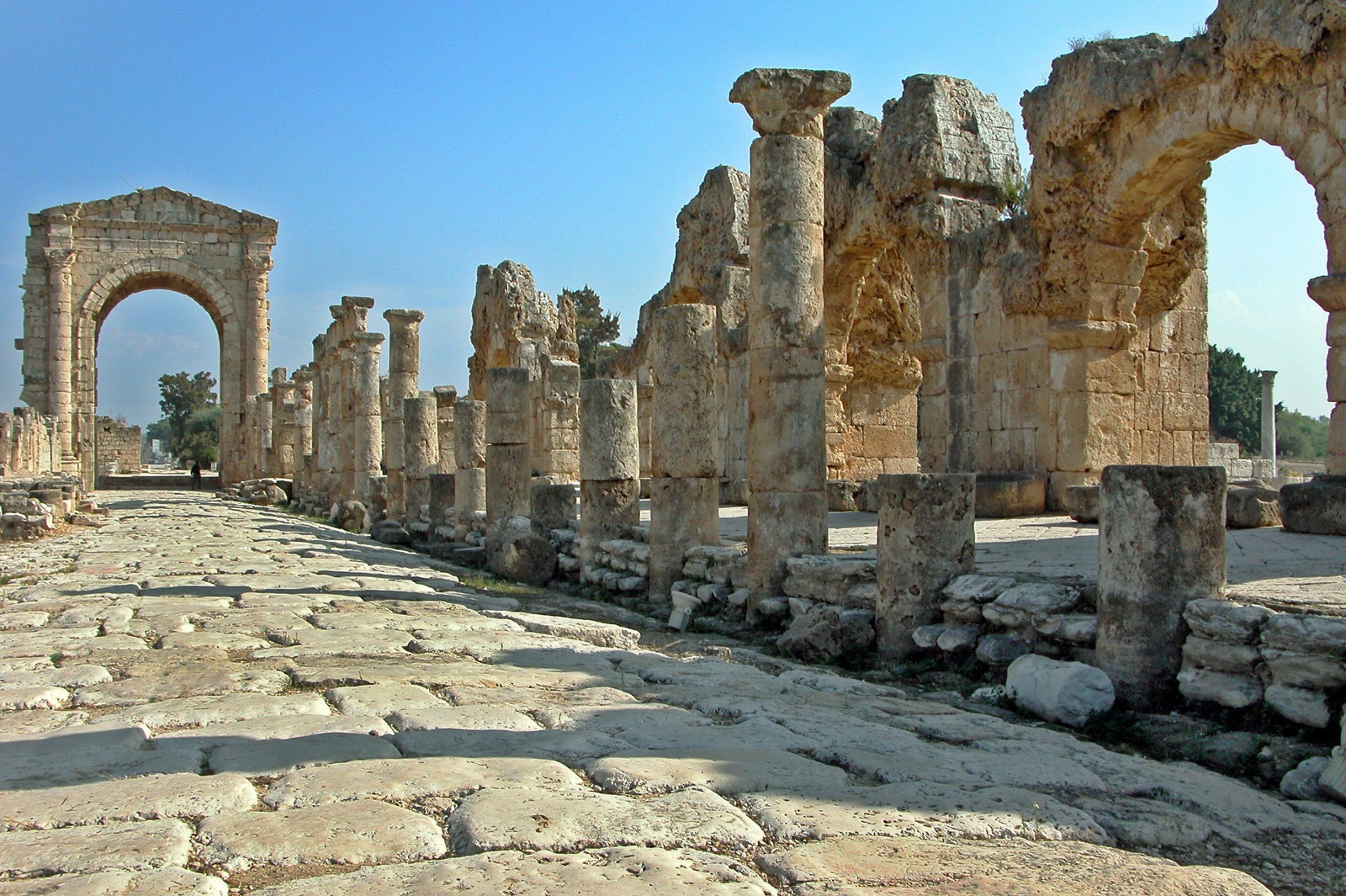 آثار صور التاريخية (كامل جابر - اندبندنت عربية)