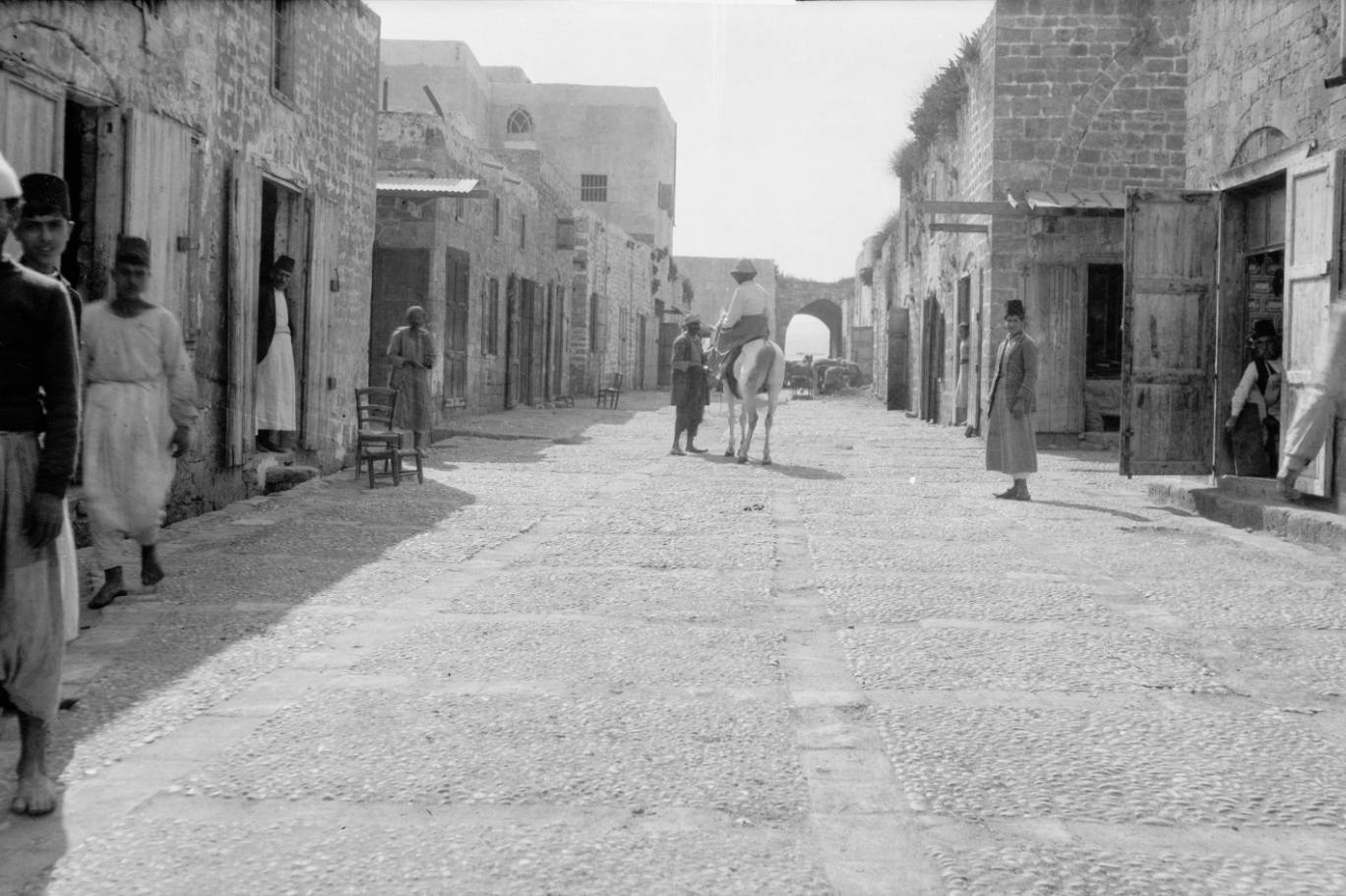 صور قبل 100 عام