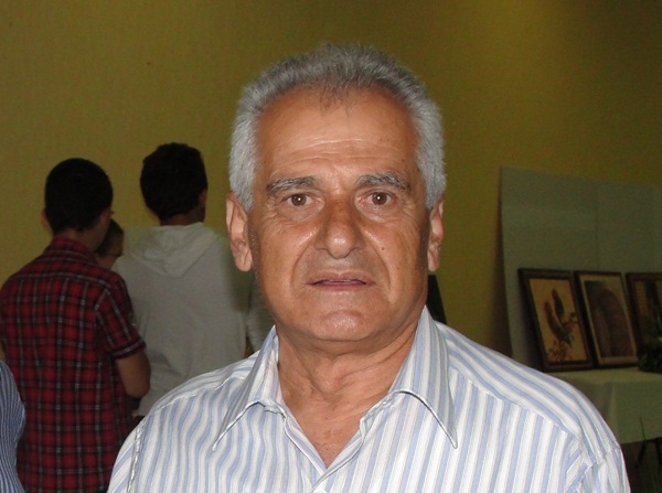 الأستاذ حسين نعيم خريس