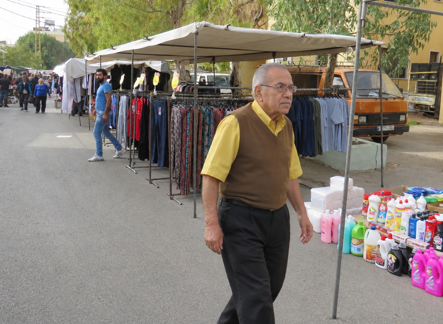 الأستاذ فايز أبو عباس: هل بقي من هذه الذات ما يستحق أن يُنقذ، أم أن الانتحار ومغادرة الحياة باتا أهون من البحث عنها؟