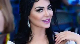 ملكة جمال ايران تخطف الانظار في لبنان