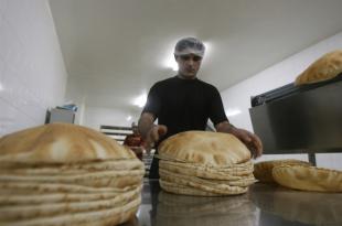 «الاقتصاد» ترفع سعر ربطة الخبز الكبيرة  إلى 50 ألف ليرة