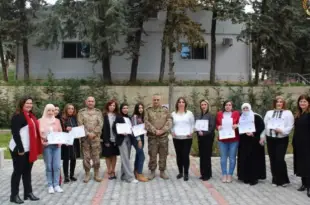 دورة تعليمية للتجميل لعدد من زوجات وبنات ضحايا الألغام نظمها المركز اللبناني للالغام