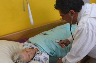 الخوف من زيارة الطبيب في لبنان: الأسعار تسبب المرض