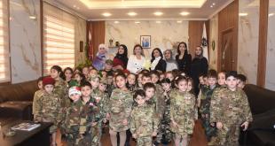 تلامذة وطلاب النبطية هنأوا المحافظ الترك بعيد الاستقلال واحتفال في ثانوية اجيال الدوير