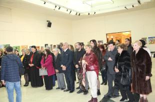 معرض للفنان التشكيلي مارون مخّول يَعودُ رِيعُهُ لمؤسّسة كاريتاس