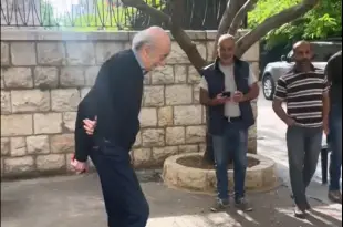 وليد جنبلاط: ضرورة التفاوض على وقف لإطلاق النار.. ميزان القوى يميل للإمبريالية الغربية